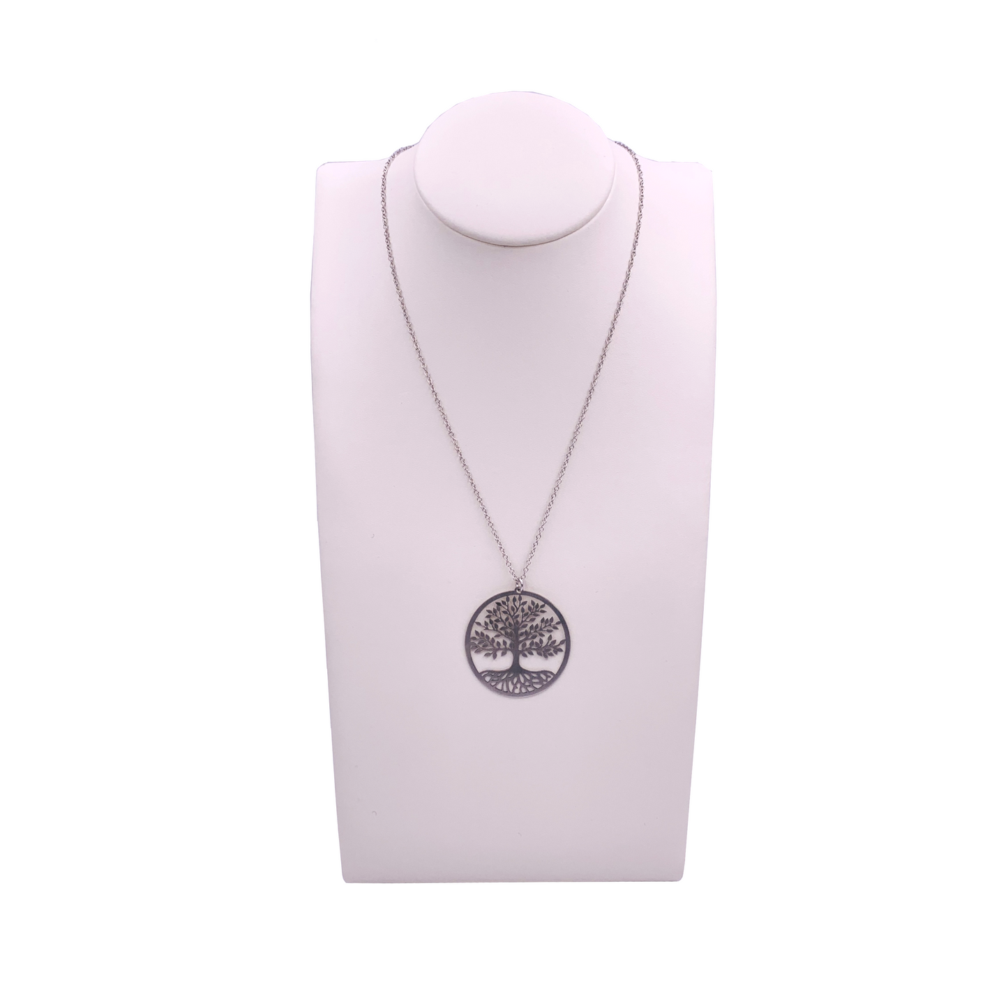 collana donna albero della vita pendente argento. Visuale su collo.