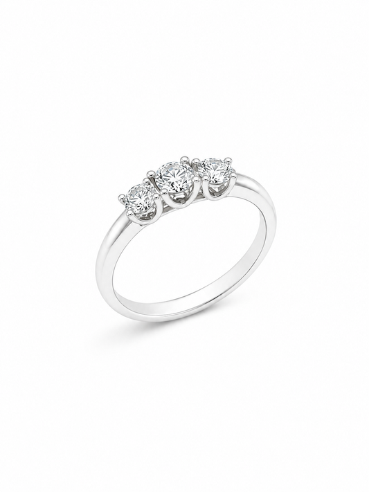 Anello Trilogy Oro bianco e Diamanti Ct. 0,60 G VS