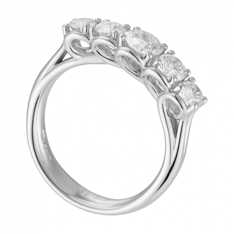 riviere diamanti a scalare pietra centrale rialzata più grande. riviere oro bianco 18 carati con diamanti bianchi a taglio brillante. anello wdg dluce con sezione in fantasia