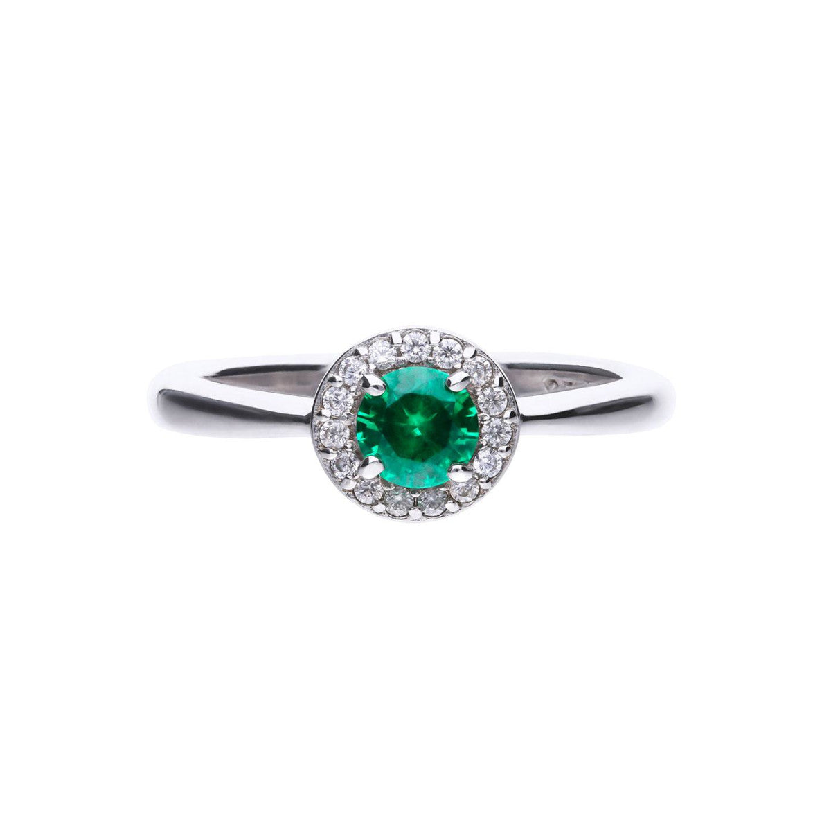 nello diamonfire con pietra verde centrale e contorno di pietre bianche in stile classico. Anello in argento 925 con lega palladio, ricoperto da una foglia di platino e copertura finale di rodio. Pietre sono zirconi bianchi e zircone verde