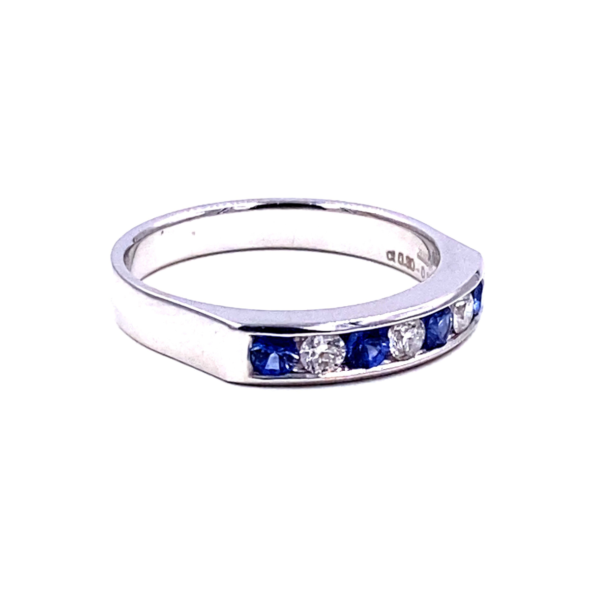 riviere anello mirco visconti con zaffiri blu e diamanti bianchi e oro bianco 18 carati. modello riviere a binario ct 0,30